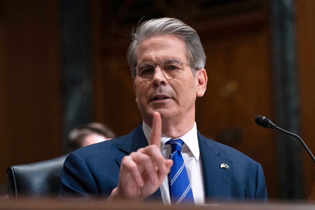 Bessent Defends Comment Suggesting Pretti Was Killed Because He Brought Gun to Protest