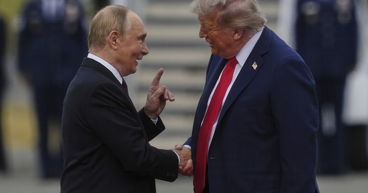 Russian Military Intelligence Ship Detected Off the Coast of Hawaii