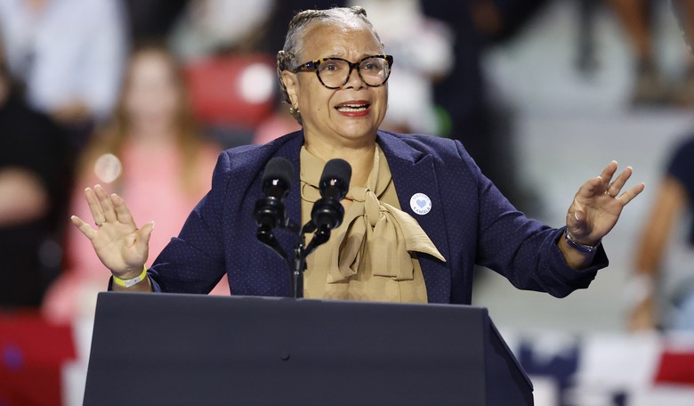 Democratic Mayor of Charlotte Announces Resignation