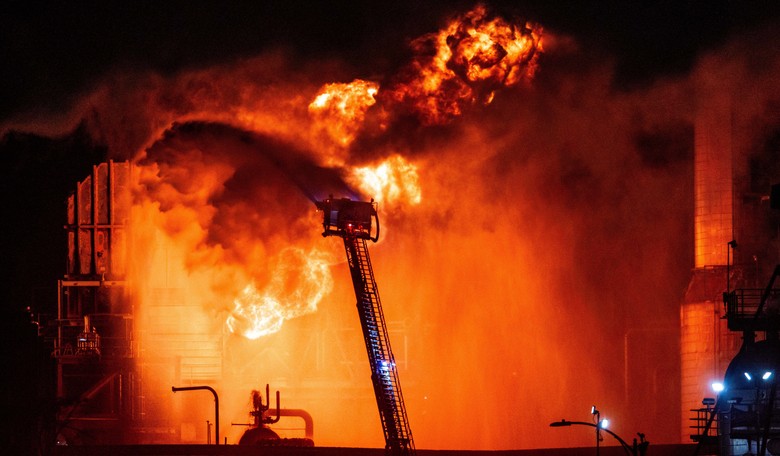 Explosion at Major CA Refinery Will Likely Lead to Surge in Gas Prices in CA - and 2 Other States