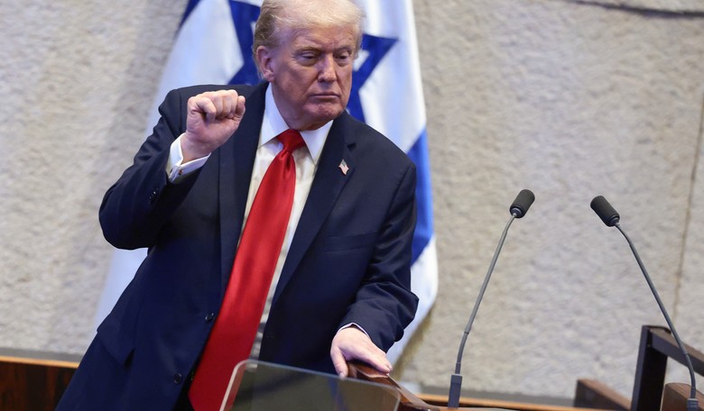 Donald Trump, Live at the Forum