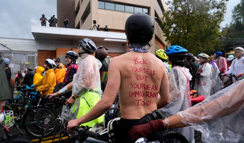 Minneapolis Radicals Begin Distributing Devices to Disable ICE Vehicles 