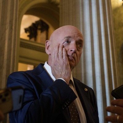 No One Believes Mark Kelly's Story About Getting a Letter From a Fellow Airline Passenger