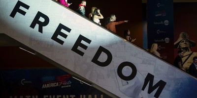 Clash at U of Oregon Turning Point Event Looked Like the Protest 101 Class Was Let Out for Recess