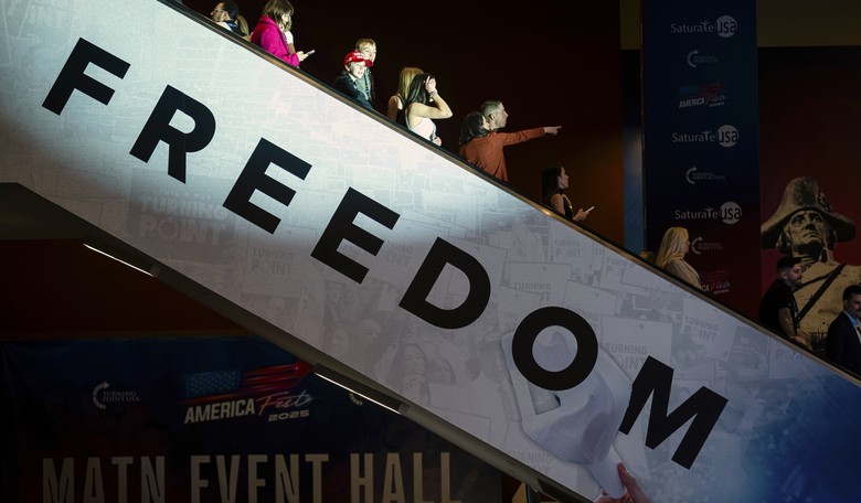 Clash at U of Oregon Turning Point Event Looked Like the Protest 101 Class Was Let Out for Recess