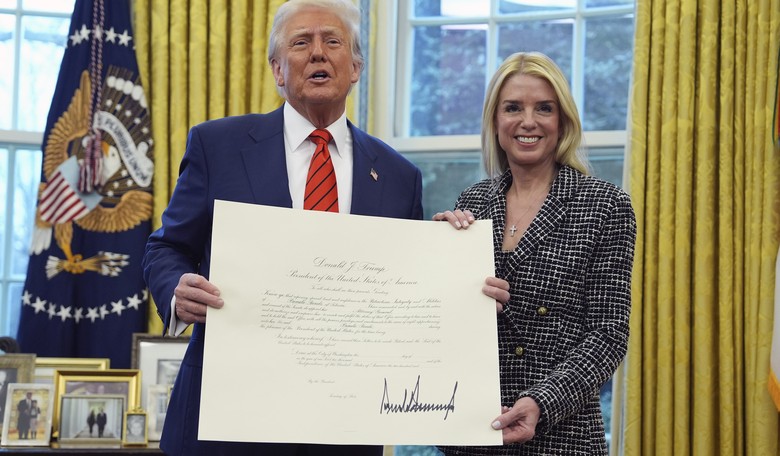 Trump Breaks Silence on Alleged Bondi–Bongino Clash 