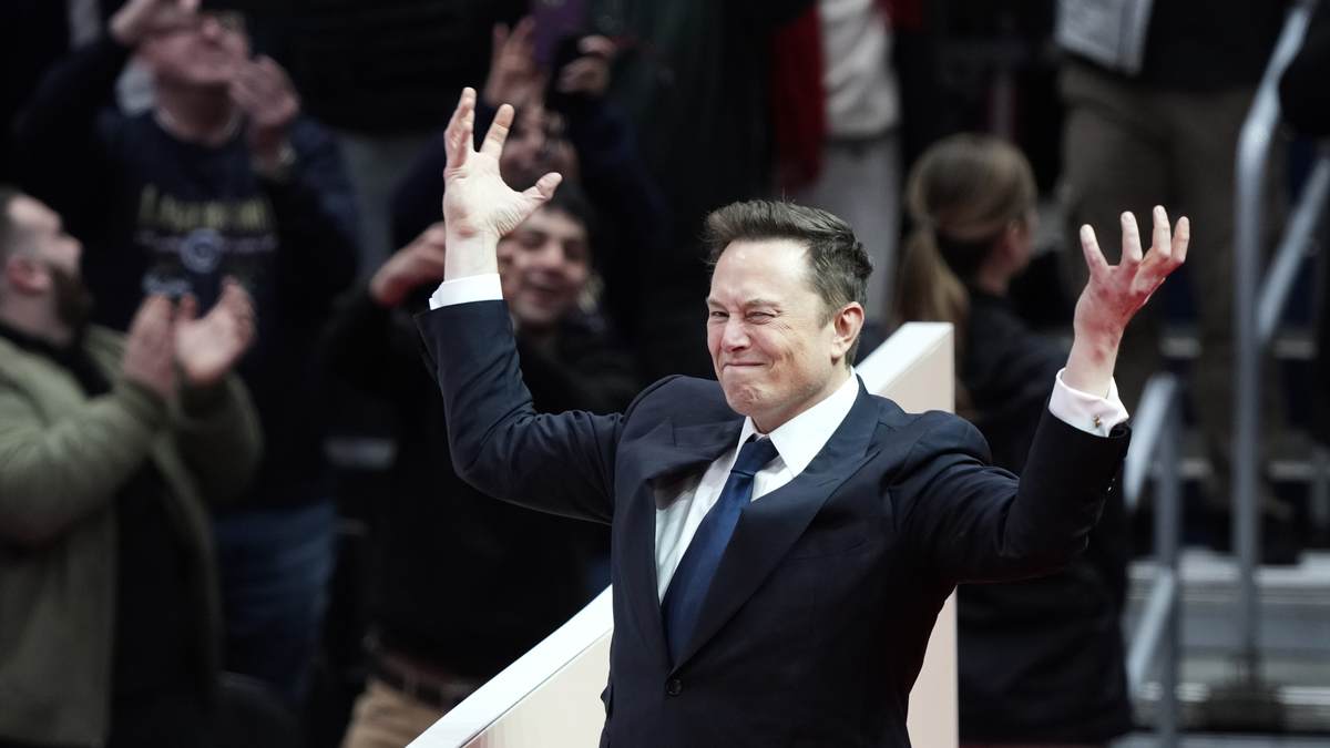 headline: Elon Musk Reflects on SpaceX’s Wild Rise as His Co