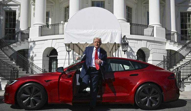 Trump Says Attacks on Tesla Dealerships Will Be Considered Acts of Domestic Terrorism