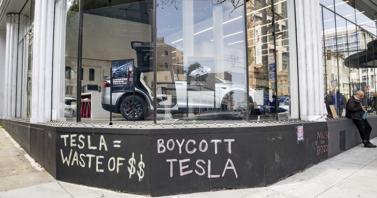 Keys Da Problem Irony Alert: Guy Reviewing MN Medicaid Fraud Keyed $20K in Teslas ...