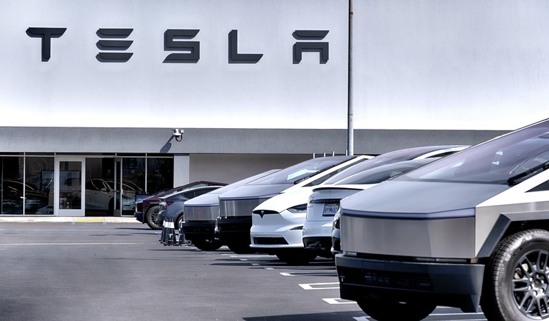 Here Are the Infuriating 'Consequences' for That Minnesota Employee Accused of Damaging Teslas