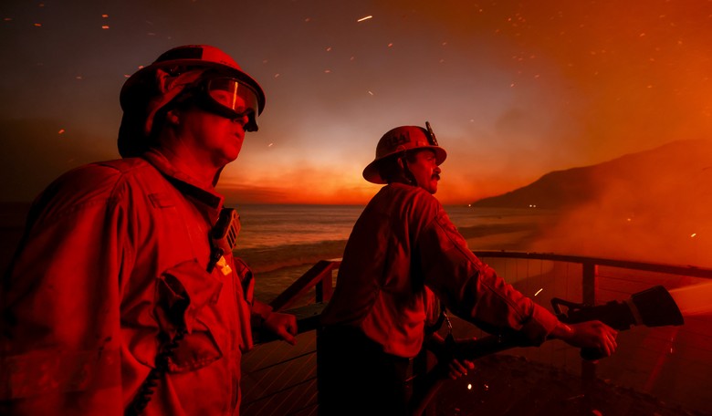L.A.’s Wealthy Ripped for Hiring $2K Per Hour Private Firefighters
