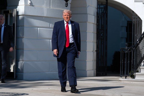 Republican Donor Blows Up CNN Panel After Pope's Attack on Trump