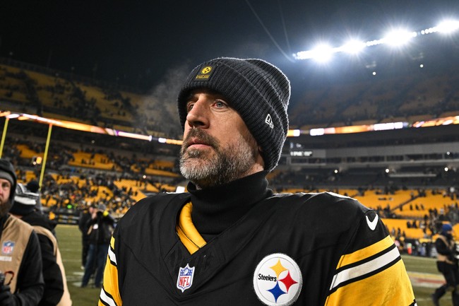 Steelers Get Rodgers; Packers Fans Remember the Baggage