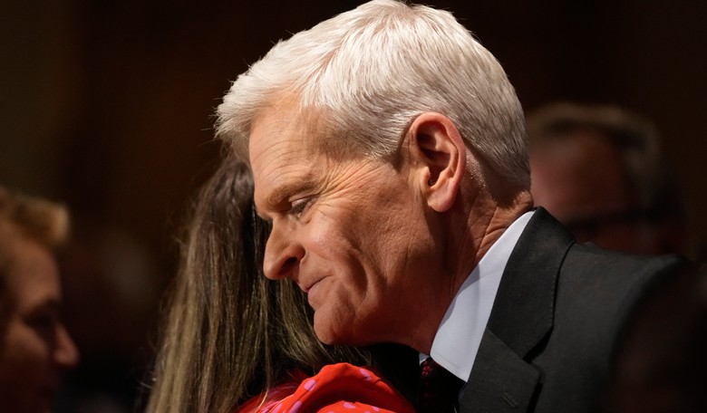 Trump Gets Iran War Win in Congress After Two Senators Flip