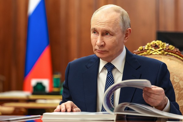 Russia Uses Espionage Playbook to Influence Elections