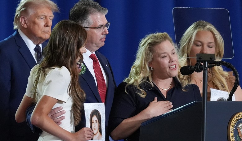 Slain Student's Family Blasts Chicago's Sanctuary Policies After Killer Found With Weapon in Jail