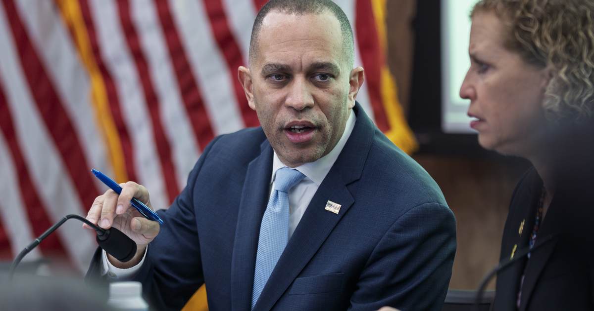 Hakeem Jeffries Wants to Focus on the Economy but His Fellow Democrats Are Stuck on Stupid