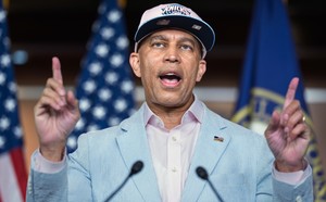 House Democrats’ Dire Donor Warning Hints at Trouble Before Midterms