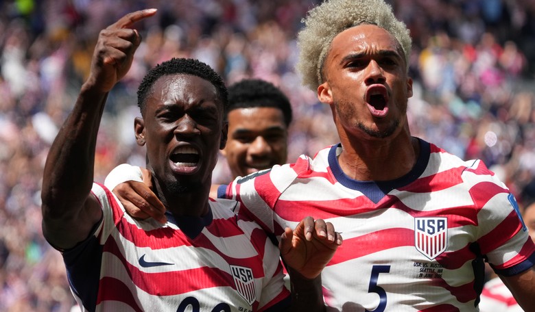 U.S. Destroys Australia 2-0 to Secure Spot in World Cup Knockout Rounds