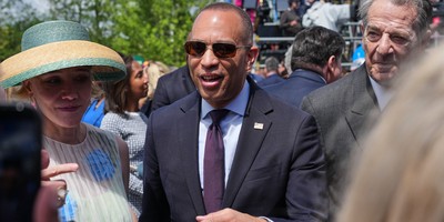 Progressive Journalist Just Went Full Racist on Hakeem Jeffries Over Israel