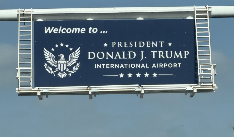 United Airlines Is Offering Free Flight Changes for Customers Angry Over Trump's New Airport