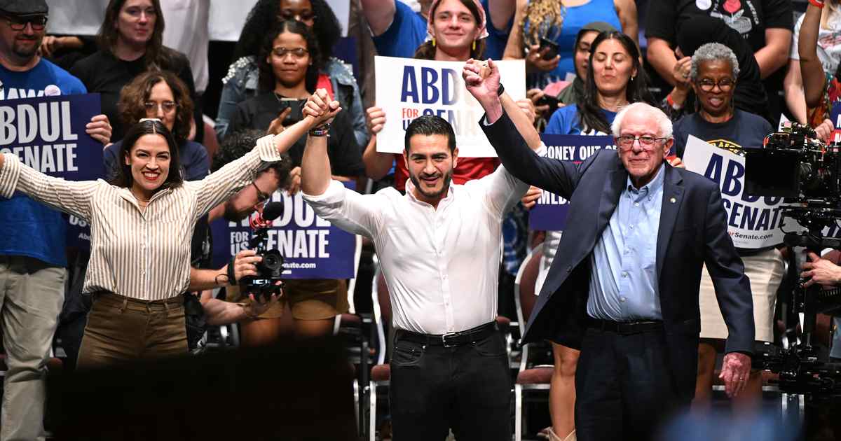 Democratic Socialists' Co-Chair Admits Platform Includes Open Borders, Amnesty for Illegals