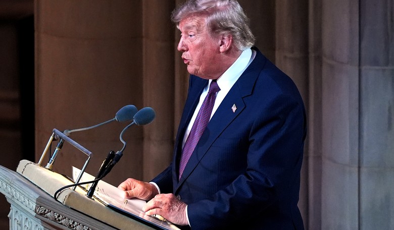 Trump Delivers Beautiful, Funny Tribute to Lindsey Graham at DC Funeral