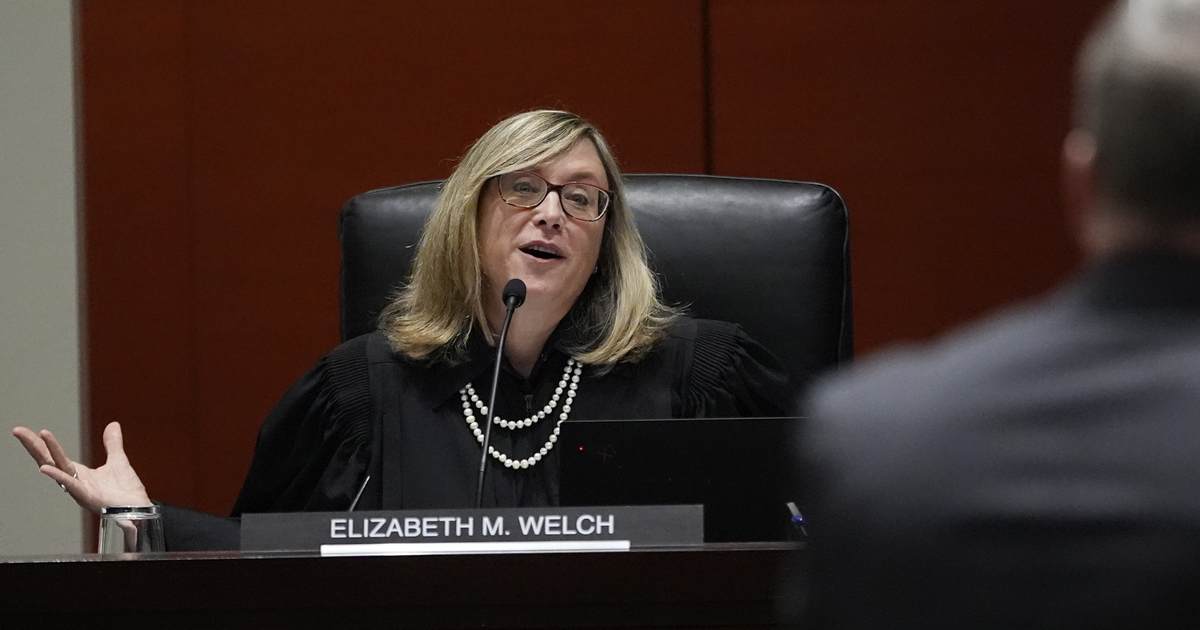 A Michigan's Supreme Court Justice Argued That Chimpanzees Have the Same Rights As Humans