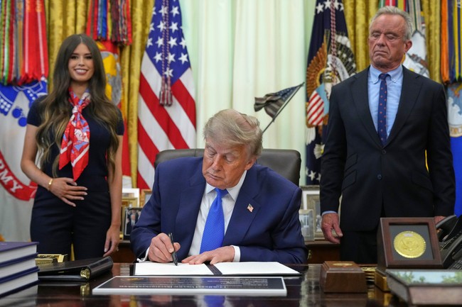 The Latest 'Zapper' Trump Conspiracy Theory Quickly Disintegrated