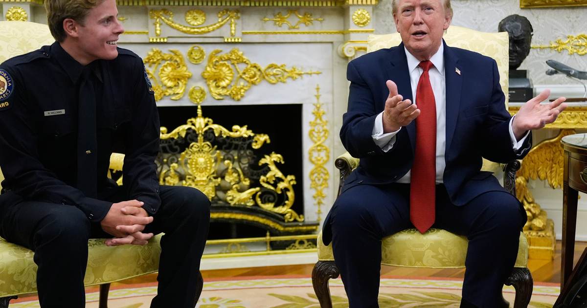 Trump Honors 16-Year-Old Lifeguard Who Saved Boy From Powerful Waves