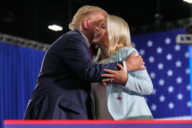 Trump's Sendoff for Karoline Leavitt Turned Into a Surprisingly Touching Moment