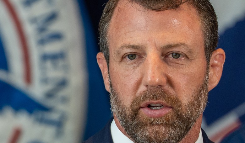 Breaking: Plane Carrying DHS Secretary Mullin Forced to Make Emergency Landing After Engine Fails