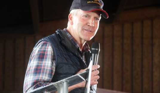 Trump Blasts ‘Phony’ Dan Sullivan, Pledges Alaska Campaign Stop for Senator Dan Sullivan