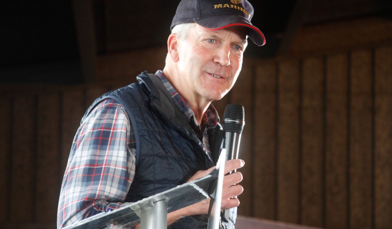 Trump Blasts ‘Phony’ Dan Sullivan, Pledges Alaska Campaign Stop for Senator Dan Sullivan