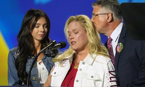 Angel Family Shows an Awe-Inspiring Handmade Gift to Honor Their Daughter During Convention