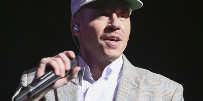 Shut Up and Don’t Even Sing, Just Get Off the Damn Stage