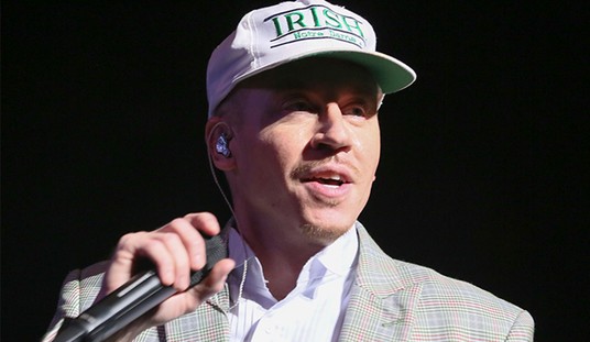 No, Robert Kraft Did Not Violate Macklemore’s Free Speech