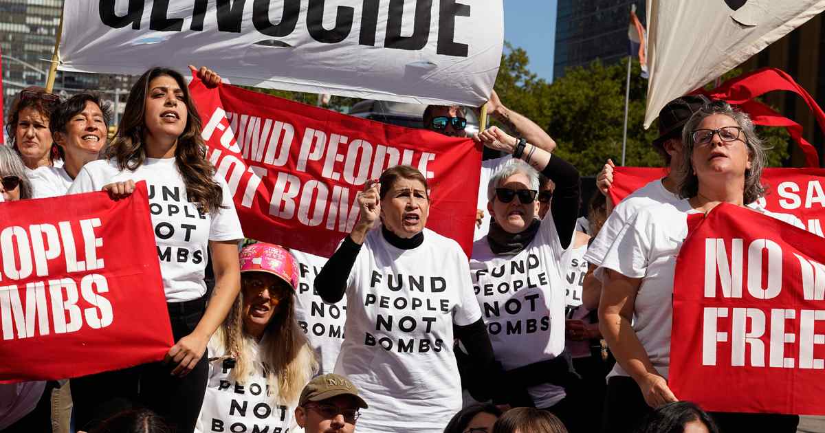 Netanyahu faces protests in NYC ahead of UN speech; Sarandon arrested