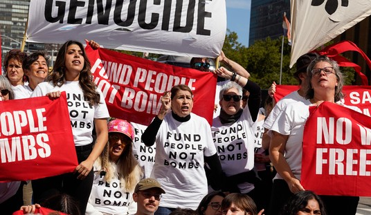Protests Break Out in NYC Ahead of Netanyahu's UN Speech, and Some of the Usual Suspects Are There