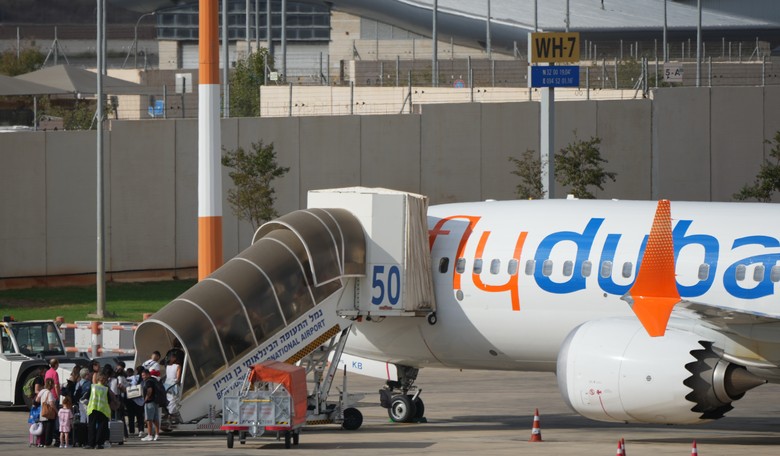 FlyDubai Co-Pilot Was Banned From Flying in Oman Due to Extremist Views; Why Did UAE Allow Him?