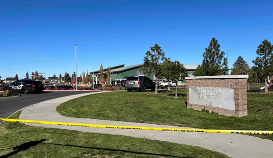 Police: Suspect Shot and Killed at Oregon Elementary School; Multiple Victims Reported