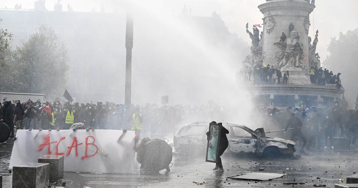 Report: Marseille Rioters Burned Jewish-Owned Shops, Left Muslim-Owned Ones Untouched