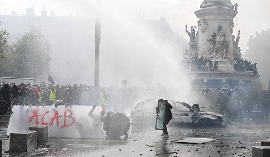 Report: Marseille Rioters Burned Jewish-Owned Shops, Left Muslim-Owned Ones Untouched
