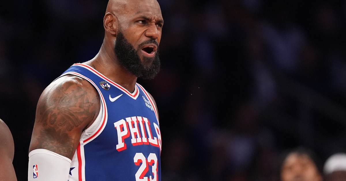 Trump-LeBron Feud Heats Up After Latest Anthem Diss — 'A TOTAL DISGRACE'