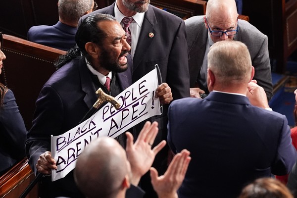 Al Green Got Ejected From the House Chamber...and Here's the Sign He Showed Trump