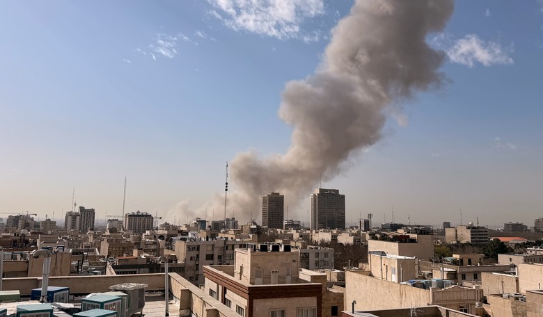 US Launches Major Airstrikes on Iran, Extensive Strikes Slated to Continue 