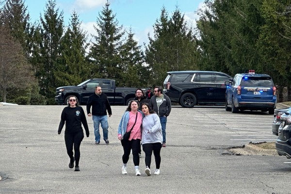 Security Guards Hailed As Heroes After Stopping Attack at Michigan Synagogue Housing 140 Kids 