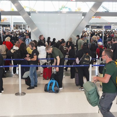 New TSA Program Lets Non-Flyers Greet Family at Airport Gates