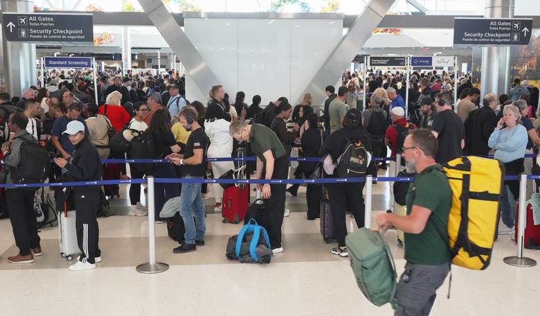 This Dem Senator Had the Dumbest Tweet About ICE Agents Working at Airports