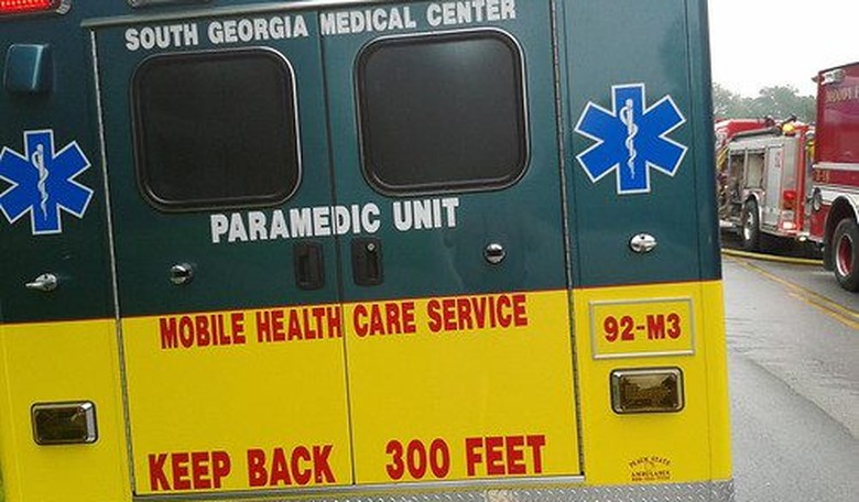 Armed citizen shoots knife-wielding man threatening paramedics